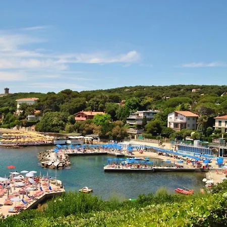 Casa Nel A 300 Mt Dal Mare A Lägenhet Castiglioncello